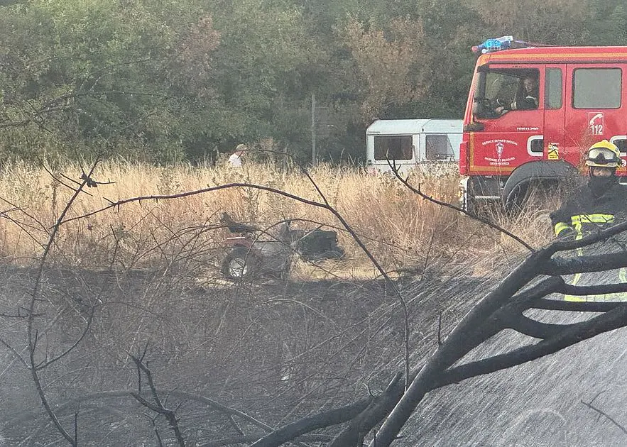 AUBIGNY : Feu de haie après l'incendie d'une tondeuse autoportée