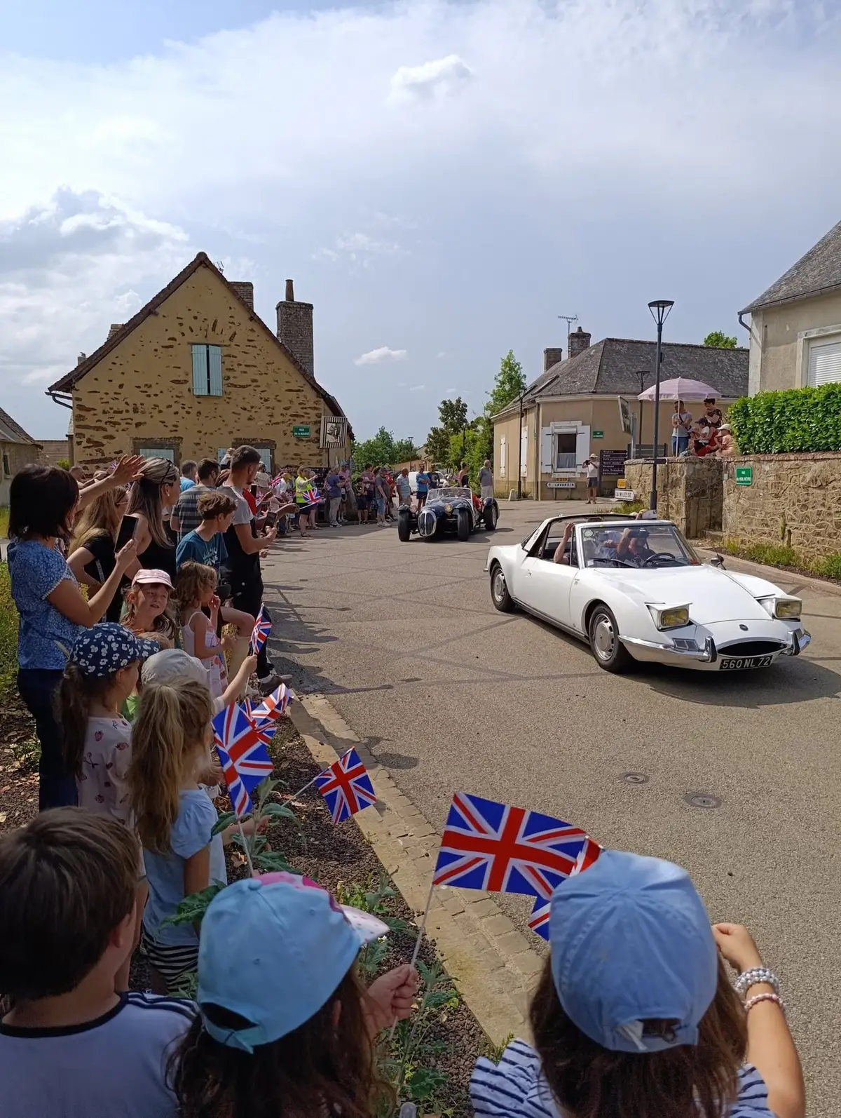 Passage de la cavalcade du Brtish Welcome de St Saturnin