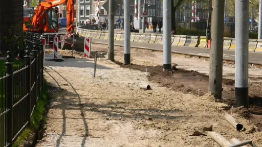 Installation temporaire d'une benne à déchets