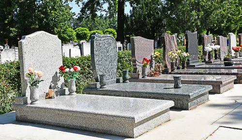 Procédure de reprise de concessions funéraires en état d’abandon au cimetière de la Côte Sainte-Avoie