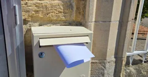 Vigilance : signalement de la “technique de la feuille blanche” - Site officiel de la Ville de Courseulles-sur-Mer