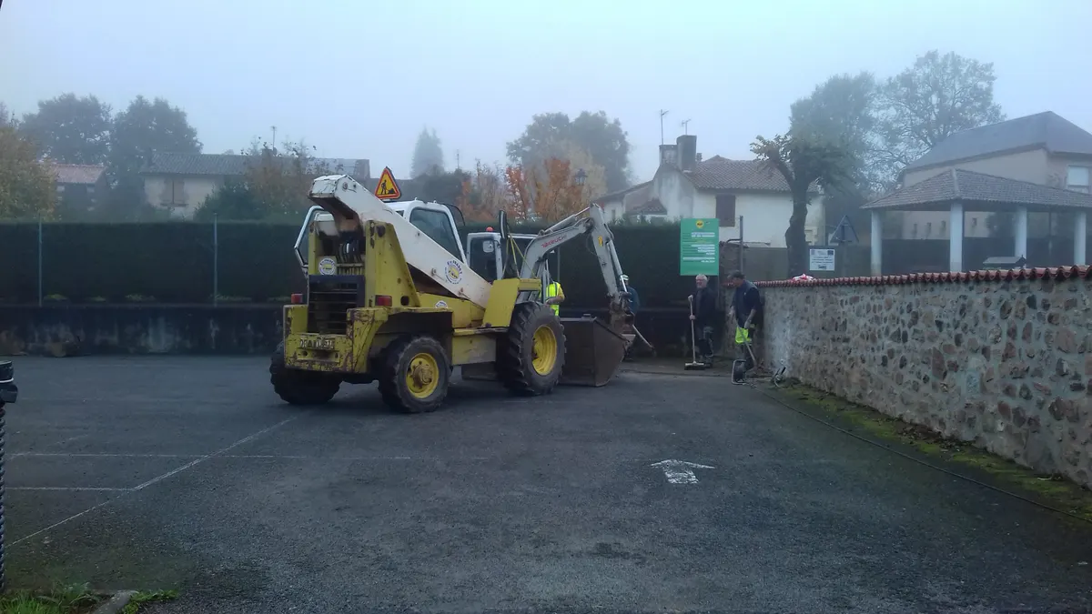 Installation de la supérette API – Premiers coups de pelle