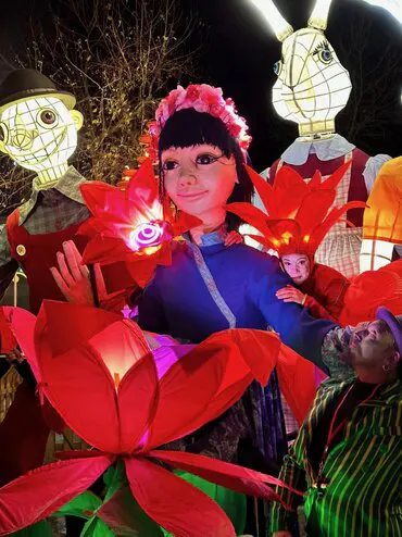 Spectacle de marionnettes géantes ambulant "Petite Fleur"
					
					
							Venez voir défiler le monde imaginaire de Petite Fleur le 28 décembre