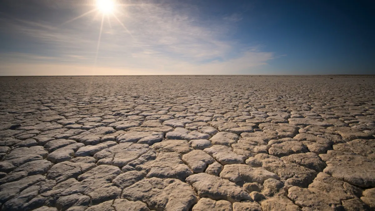 [SÉCHERESSE ET RÉHYDRATATION DES SOLS]