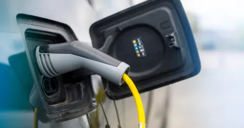 Véhicules électriques : installation de bornes de rechargement - Cergy
