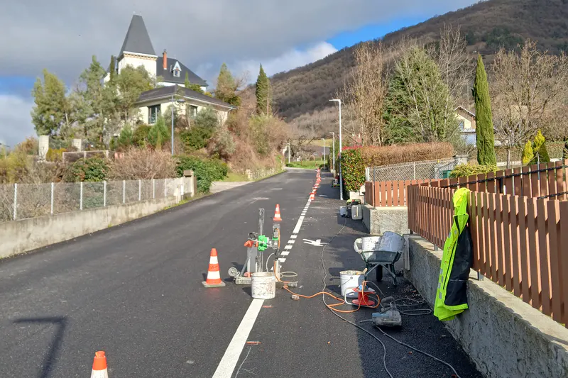 Montée du Château : installation de barrières de protection pour sécuriser les piétons