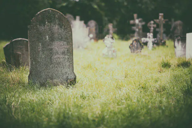 AUX VISITEURS DU CIMETIERE