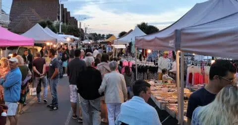 Le marché de nuit est enfin de retour ! - Site officiel de la Ville de Courseulles-sur-Mer
